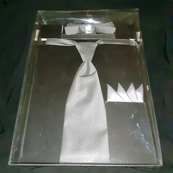 Pronto Uomo Boxed gift set Tie, Bowtie & faux pocket hankie - Picture 7 of 15